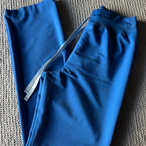 Figs Scrub Set - Picture 2 of 4